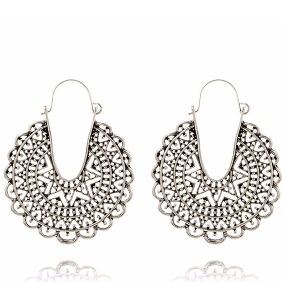 3/$30 Silver Hollow Out Statement Earrings - Picture 8 of 10